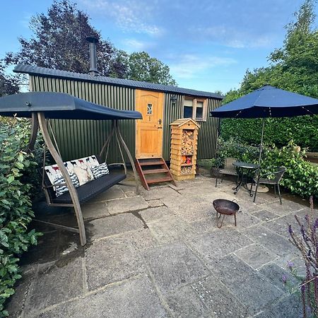 Forest View Shepherd Hut Ewhurst Extérieur photo